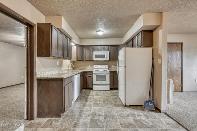 65400 E 155 Road, Wyandotte, OK 74370