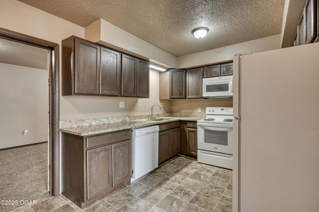 65400 E 155 Road, Wyandotte, OK 74370