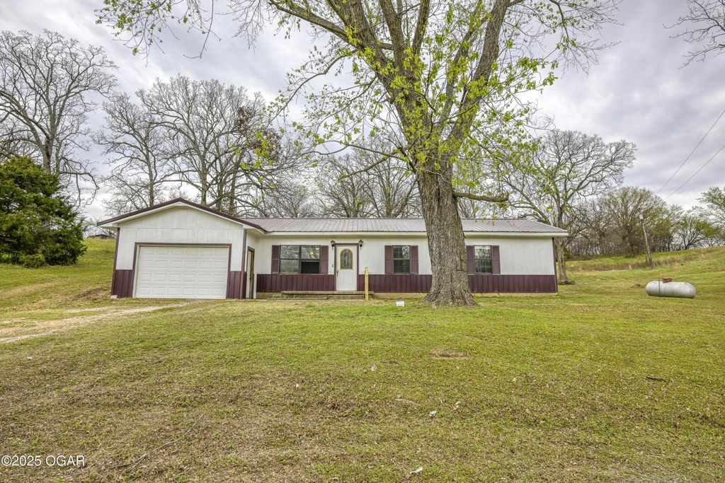 65400 E 155 Road, Wyandotte, OK 74370