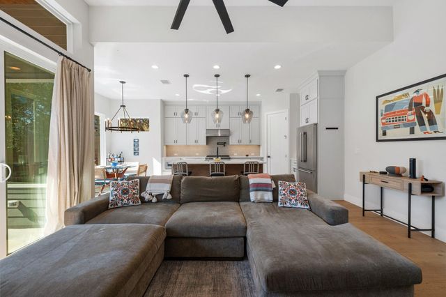 1505 Sylvan Glade, Austin, TX 78745