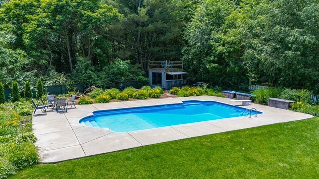 3560 Smithfield Way, Oshtemo Twp, MI 49009