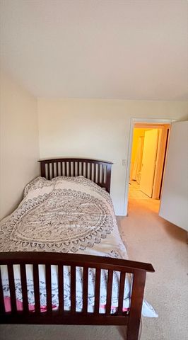 173 Nassau Dr 173, Springfield, MA 01129