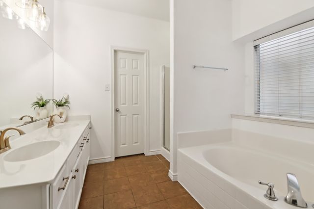 682 Crockett Drive, Lavon, TX 75166