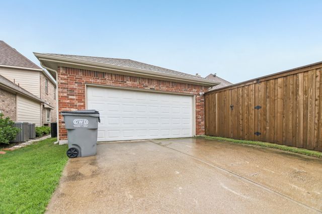 682 Crockett Drive, Lavon, TX 75166