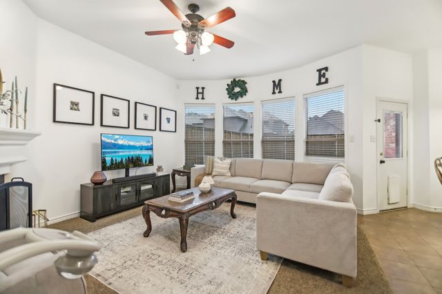 682 Crockett Drive, Lavon, TX 75166