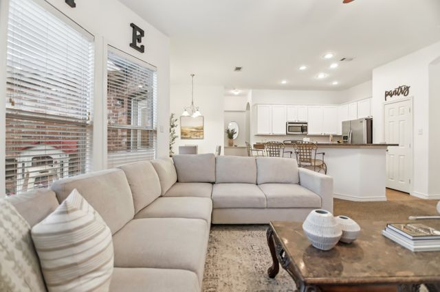682 Crockett Drive, Lavon, TX 75166