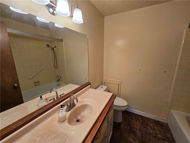 1211 Austin Avenue, College Station, TX 77845