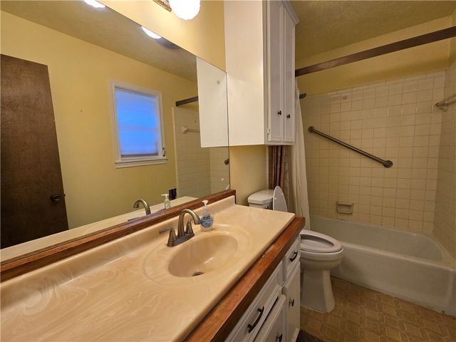 1211 Austin Avenue, College Station, TX 77845