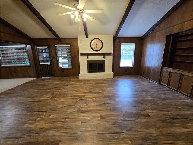 1211 Austin Avenue, College Station, TX 77845