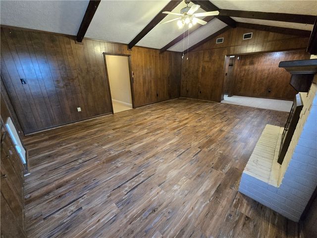 1211 Austin Avenue, College Station, TX 77845