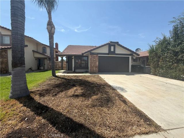 1910 Summertree Drive, Perris, CA 92571