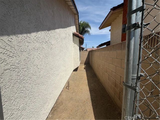 1910 Summertree Drive, Perris, CA 92571
