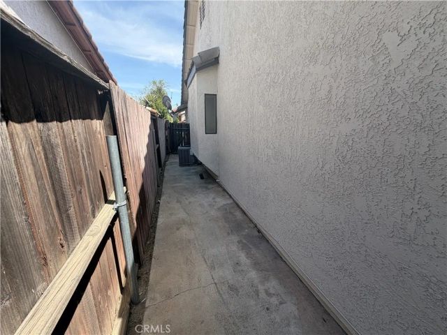 1910 Summertree Drive, Perris, CA 92571