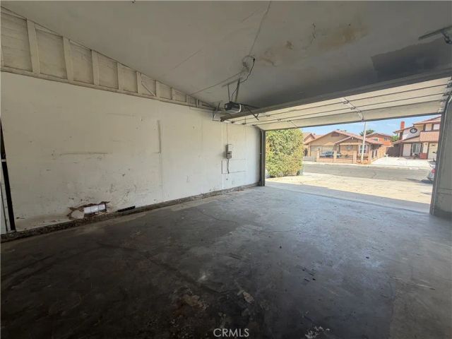 1910 Summertree Drive, Perris, CA 92571