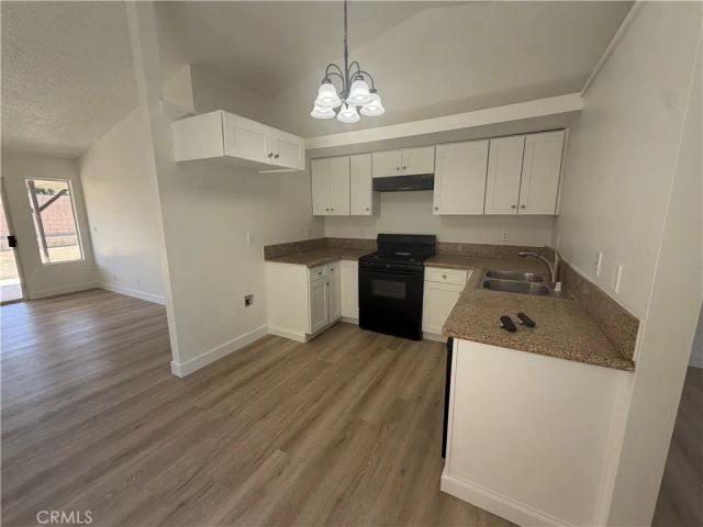 1910 Summertree Drive, Perris, CA 92571