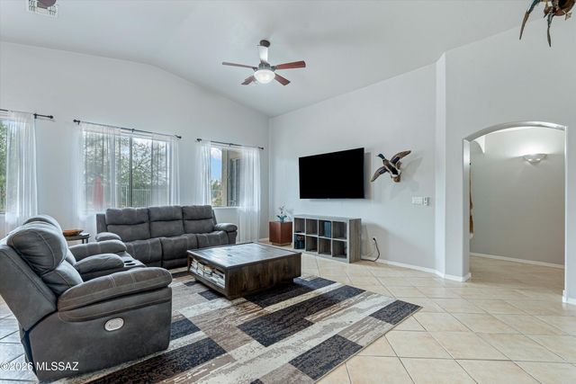 13732 E Vía Valderrama, Vail, AZ 85641