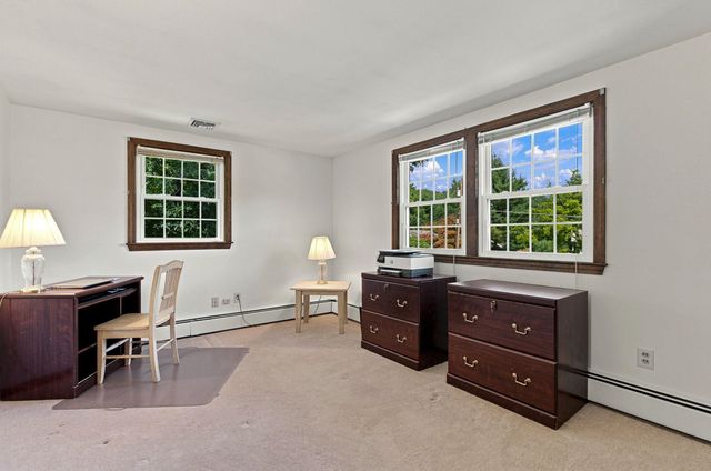 12 Deerhaven Drive, Nashua, NH 03064