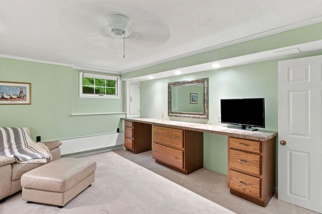 12 Deerhaven Drive, Nashua, NH 03064