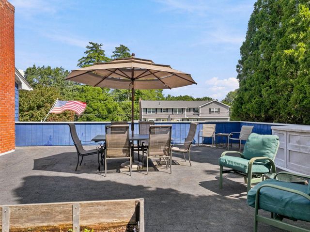 12 Deerhaven Drive, Nashua, NH 03064