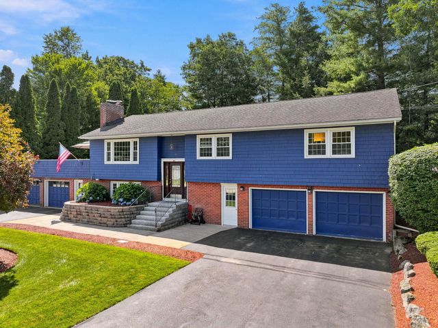 12 Deerhaven Drive, Nashua, NH 03064