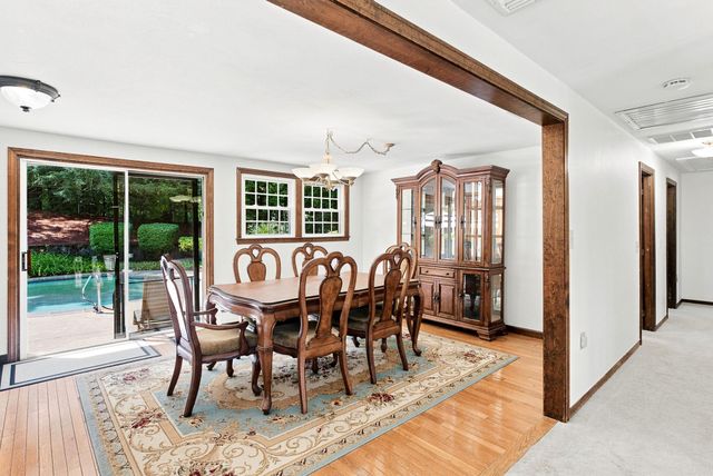 12 Deerhaven Drive, Nashua, NH 03064