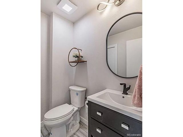 3078 S Delaware St, Englewood, CO 80110