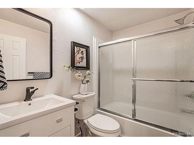 3078 S Delaware St, Englewood, CO 80110