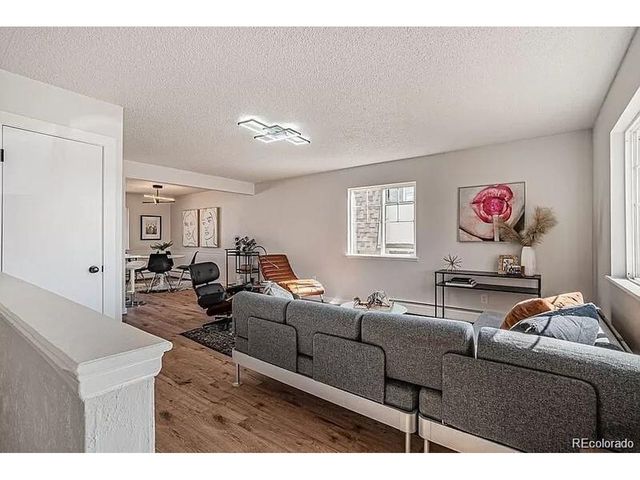 3078 S Delaware St, Englewood, CO 80110