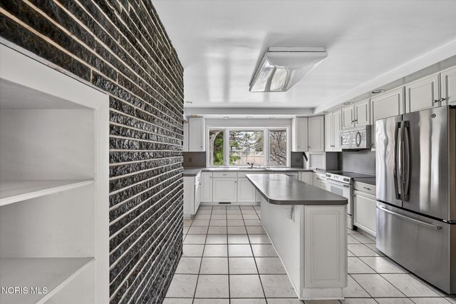 8118 Erie Street, Sylvania, OH 43560