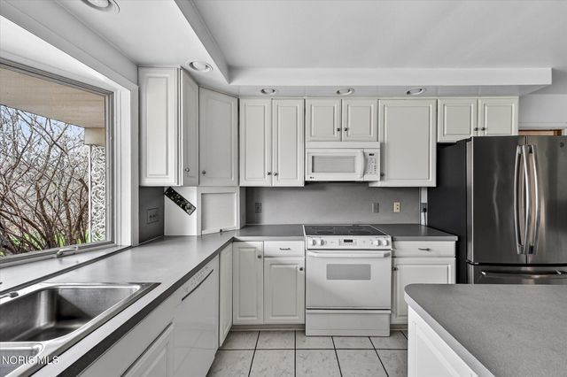 8118 Erie Street, Sylvania, OH 43560