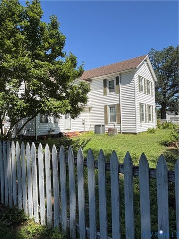 2984 Rolfe Hwy, Dendron, VA 23839