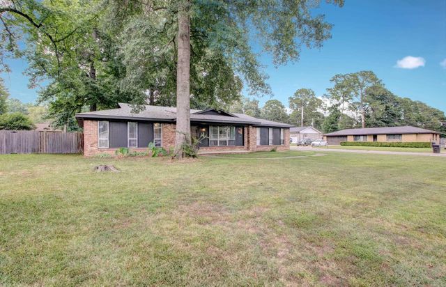 1038 Grayland Drive, Jacksonville, AR 72076