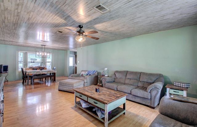 1038 Grayland Drive, Jacksonville, AR 72076