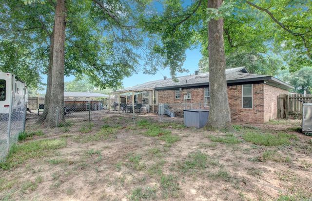 1038 Grayland Drive, Jacksonville, AR 72076