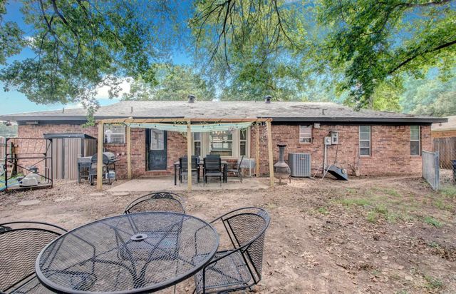 1038 Grayland Drive, Jacksonville, AR 72076