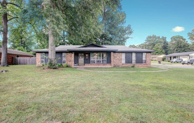 1038 Grayland Drive, Jacksonville, AR 72076
