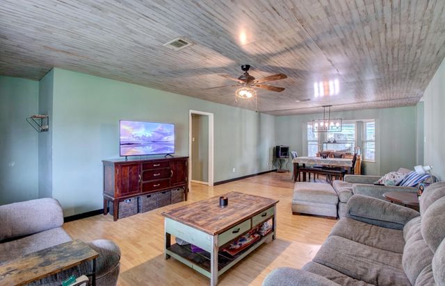 1038 Grayland Drive, Jacksonville, AR 72076