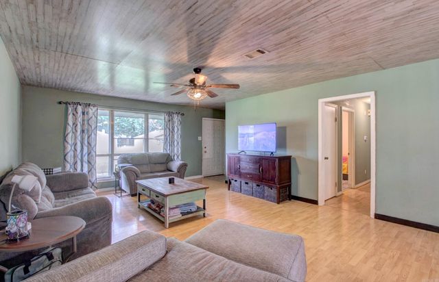 1038 Grayland Drive, Jacksonville, AR 72076