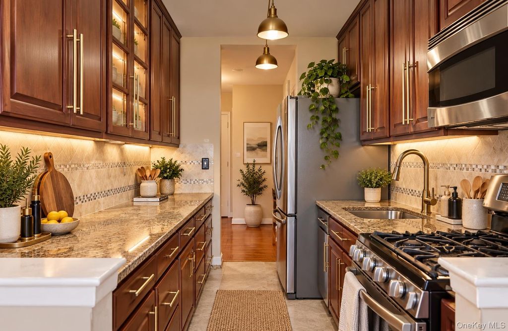 355 Bronx River Rd Bronx River Road 3G, Yonkers, NY 10704 — photo 5