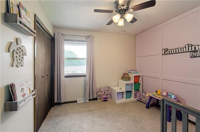 3008 S Cochise Drive, Independence, MO 64057