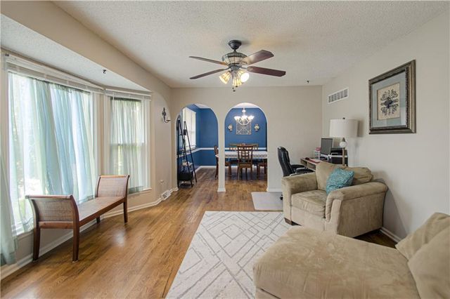 3008 S Cochise Drive, Independence, MO 64057