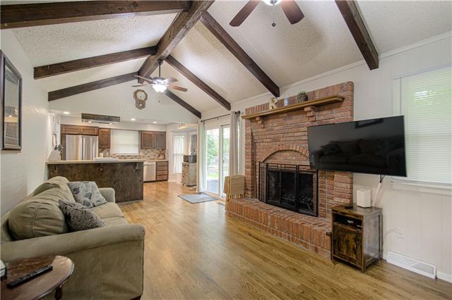 3008 S Cochise Drive, Independence, MO 64057