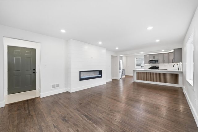 121 Frost Street W, South Saint Paul, MN 55075