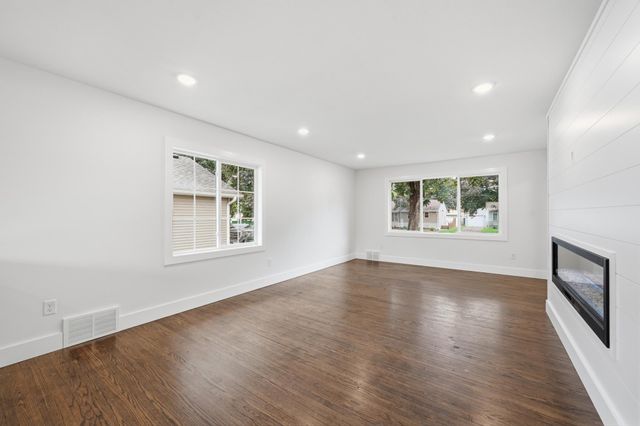 121 Frost Street W, South Saint Paul, MN 55075