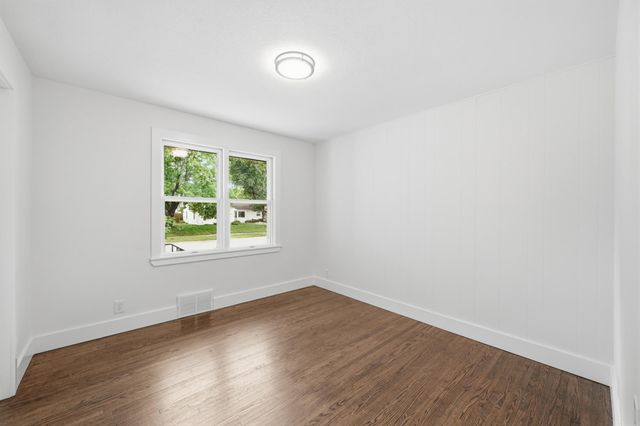 121 Frost Street W, South Saint Paul, MN 55075