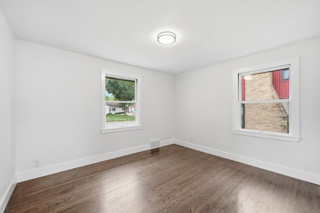 121 Frost Street W, South Saint Paul, MN 55075