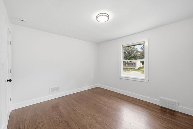 121 Frost Street W, South Saint Paul, MN 55075