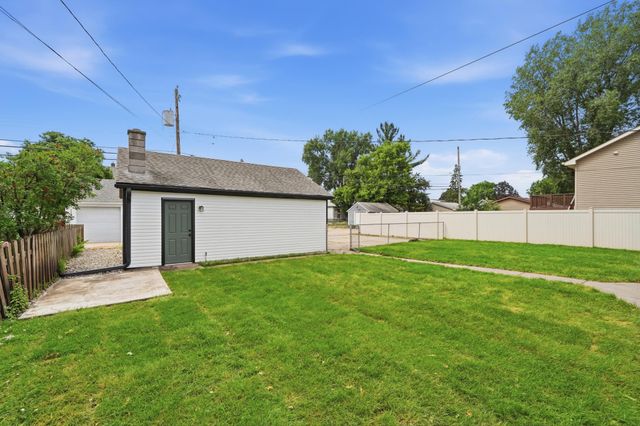 121 Frost Street W, South Saint Paul, MN 55075