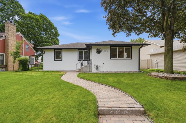 121 Frost Street W, South Saint Paul, MN 55075
