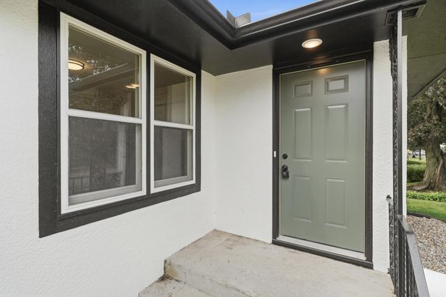 121 Frost Street W, South Saint Paul, MN 55075